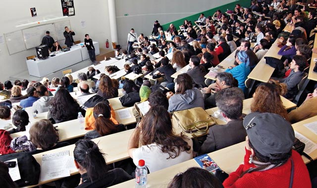 985 bourses d'études offertes aux jeunes dans divers universités