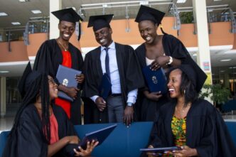 1035 bourses offertes aux jeunes camerounais en octobre