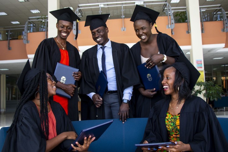 1035 bourses offertes aux jeunes camerounais en octobre