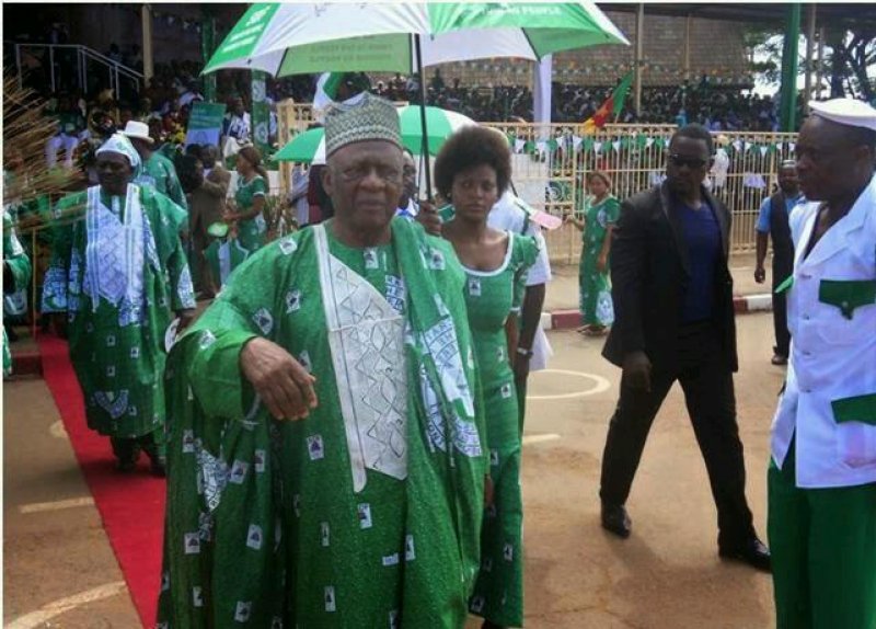 Ni John Fru Ndi va se déplacer à l'ouest