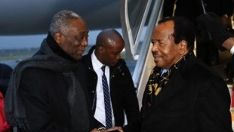 Samuel Mvondo Ayolo Paul Biya en France lors dun de ses sejours