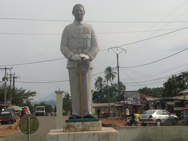 Ebolowa Monument