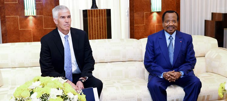Biya et le statae