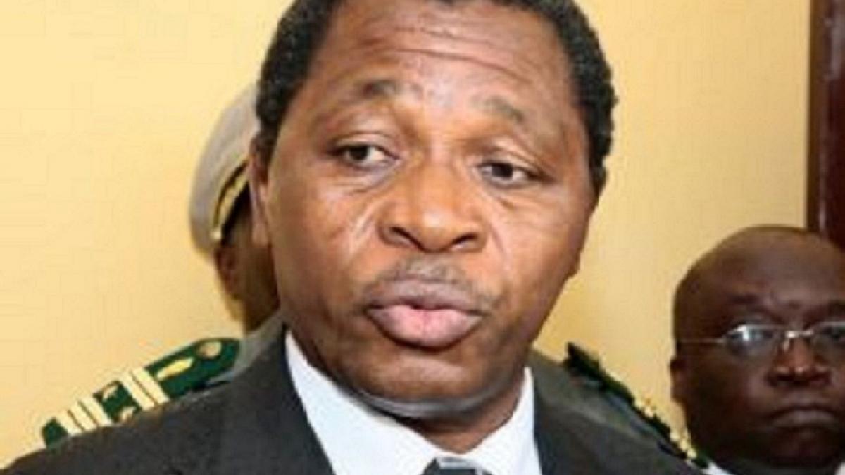 le ministre de ladministration territoriale du cameroun paul atanga