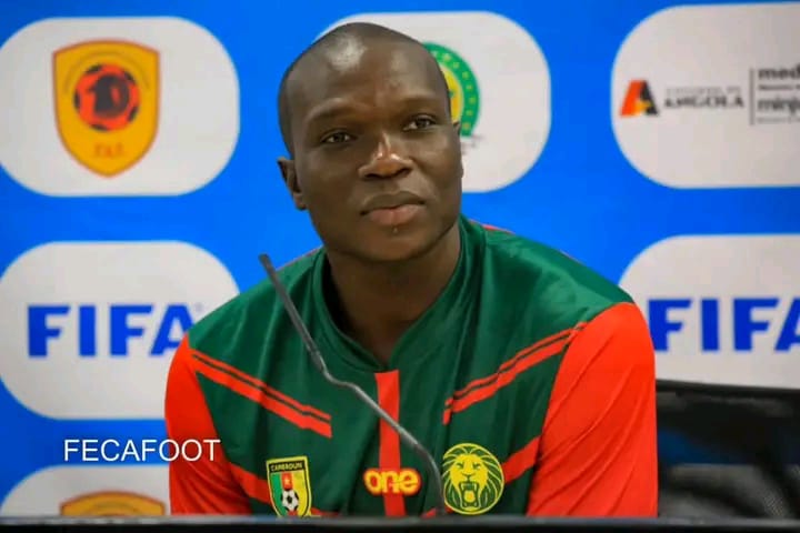 Vincent Aboubakar lors de la conférence de presse d'avant-match en Angola