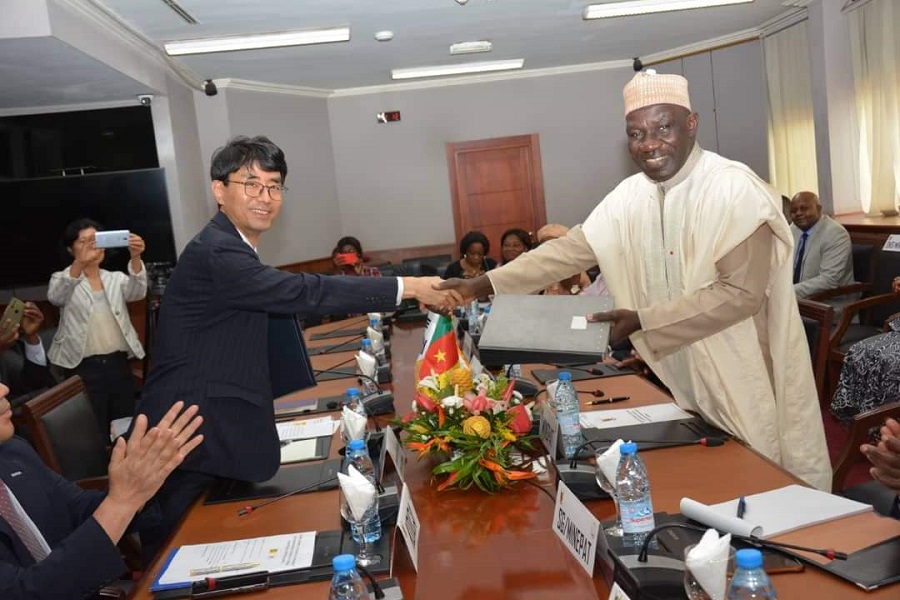 L’Ambassadeur de la République de Corée du Sud au Cameroun, S.E Nam KI WOOK et le ministre de l’Economie, de la Planification et l’Aménagement du Territoire (MINEPAT), Alamine OUSMANE MEY - DR