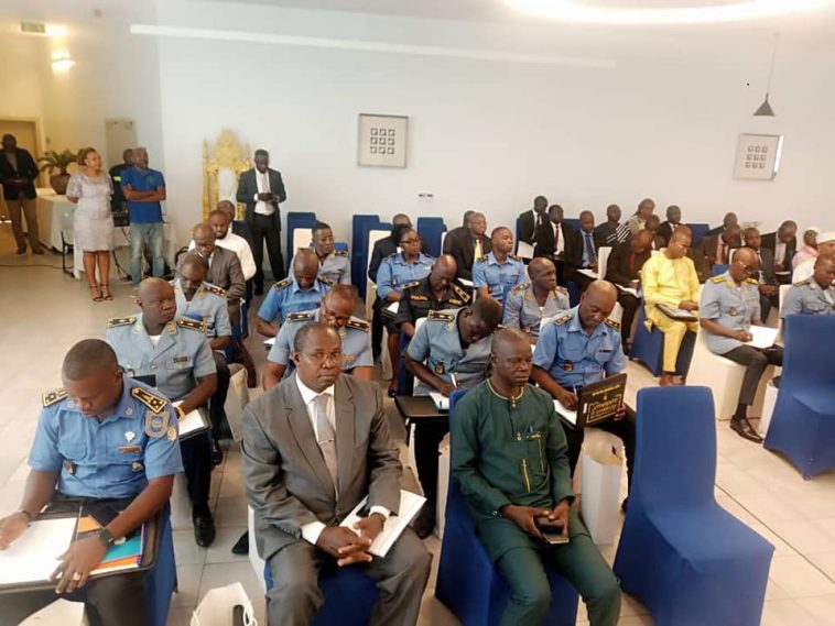 Officiers de police judiciares et magistrats