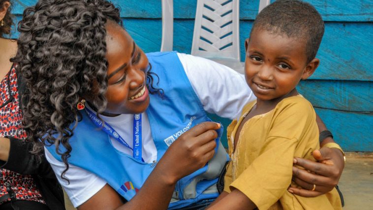 Volontaire humanitaire dans un camp de réfugiés au Cameroun