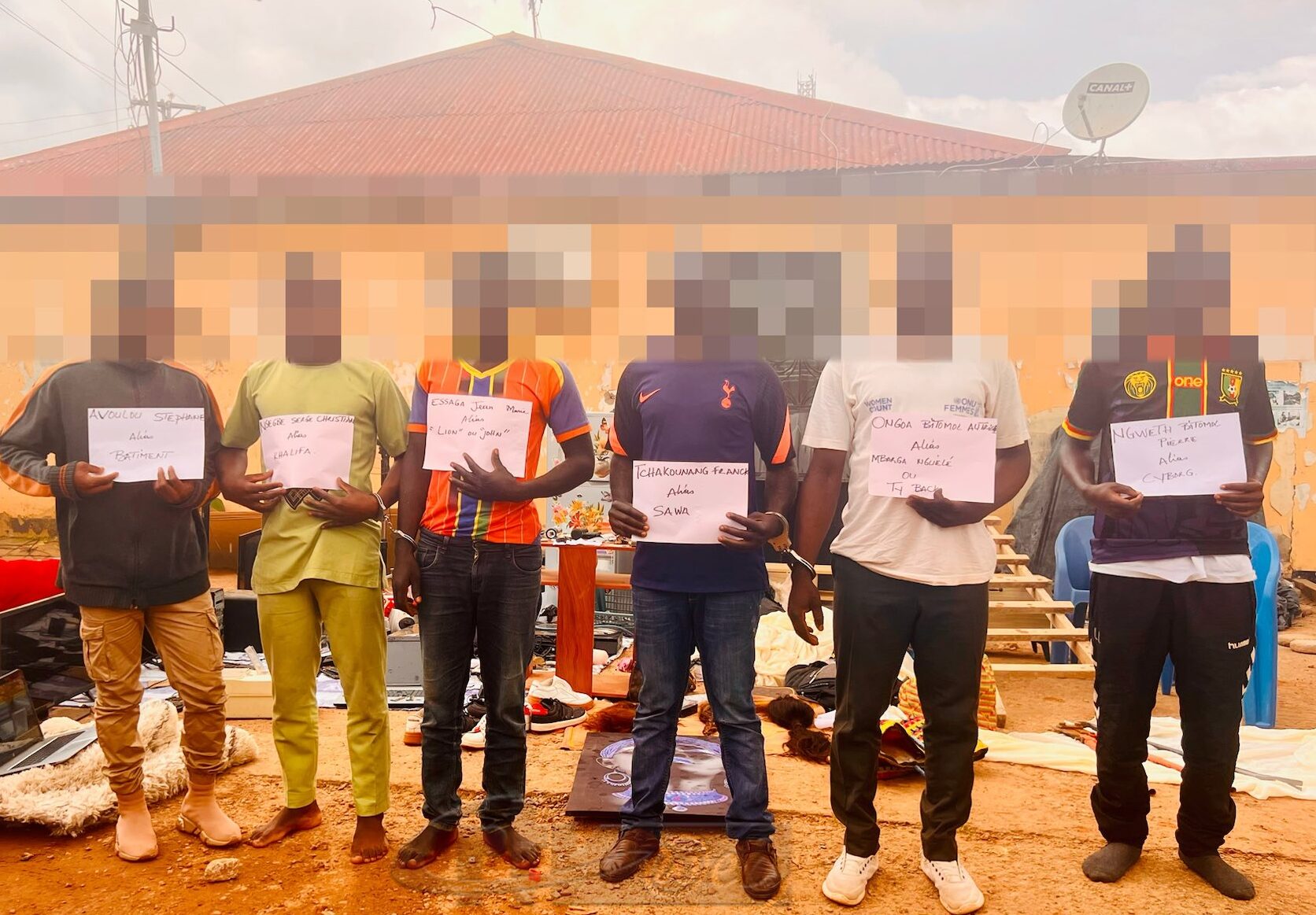 Yaoundé le 17 octobre 2024 - Six présumés cambrioleurs présentés à la presse