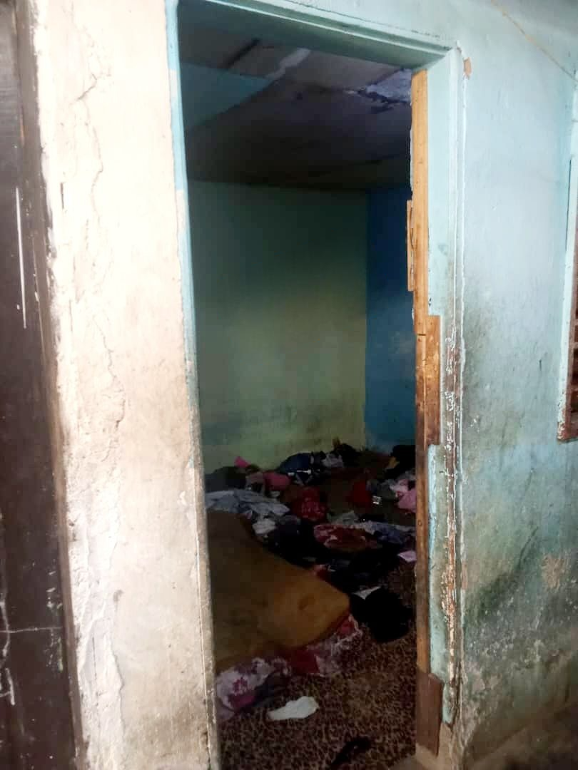 La chambre de Carine, la jeune femme retrouvée morte à Douala