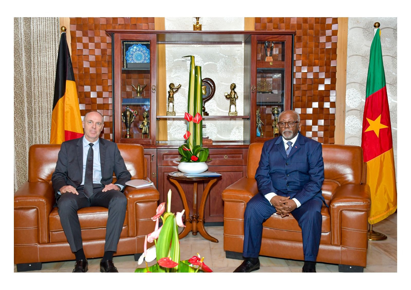 Ambassadeur de Belgique au Cameroun et le Ministre des relations Extérieures